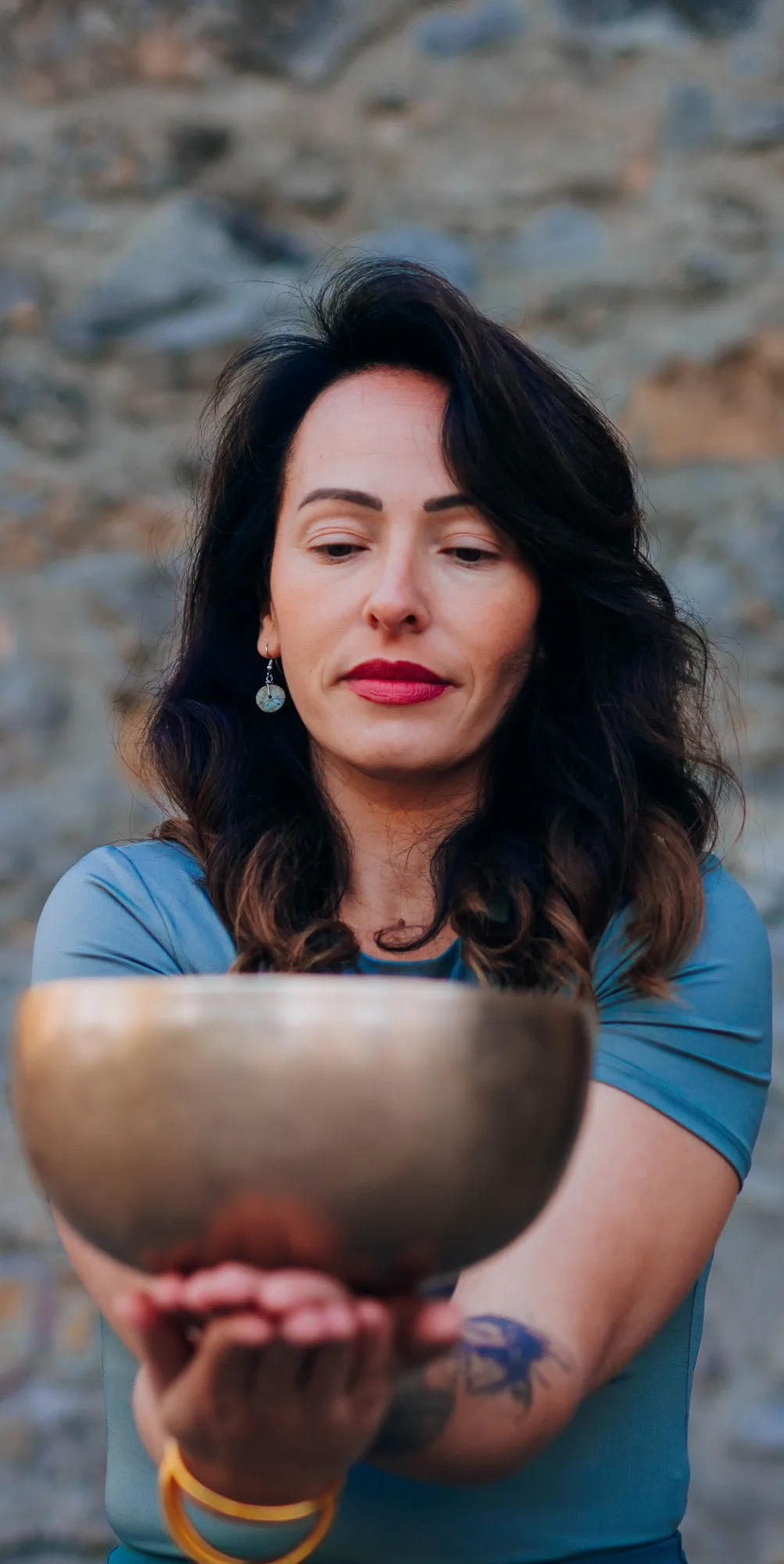 Je m'appelle Sandra. Et ce chemin, je l'ai d'abord emprunté pour moi.